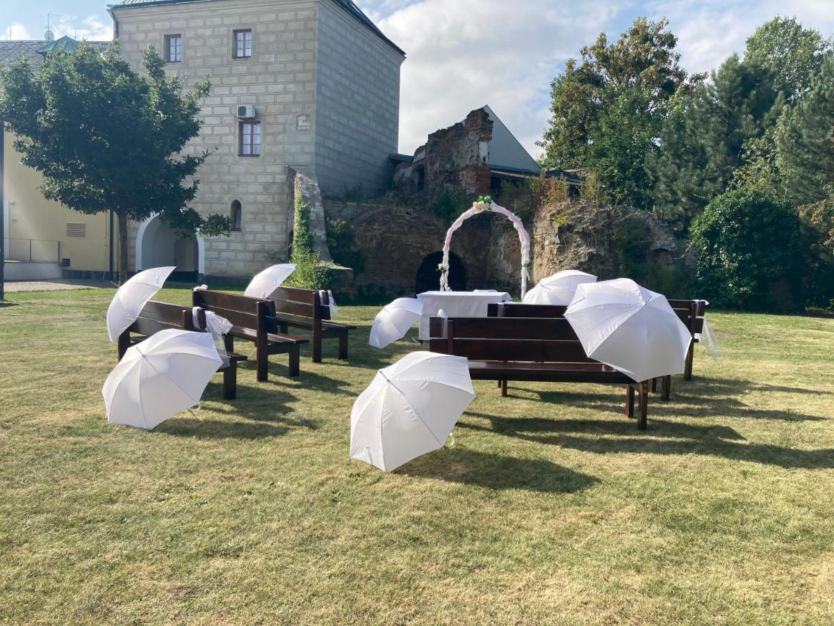 Velká Bystřice Penzion A Pivnice Varna מראה חיצוני תמונה